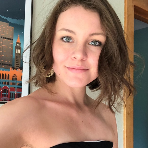 Meet your Posher, Kayleigh - Picture 1 of 1